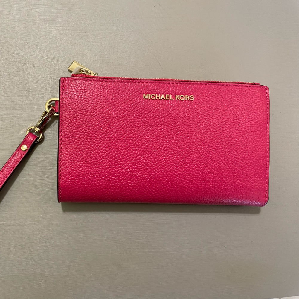 BNWT Michael Kors wristlet
